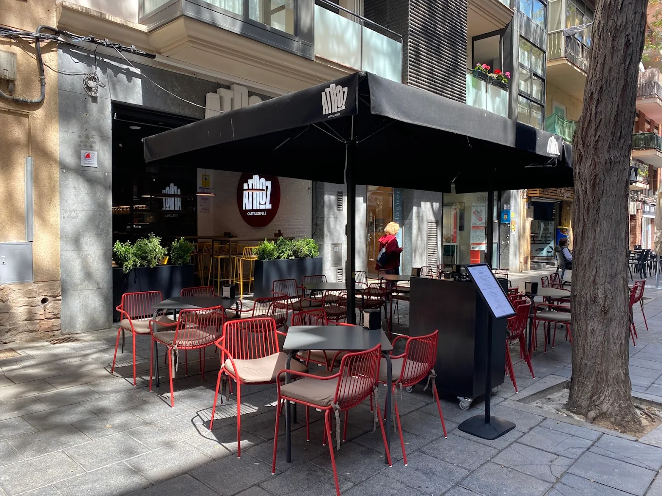 ATROZ CASTELLDEFELS, hostelería y restauración en Castelldefels
